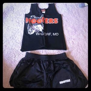 Hooters outfit